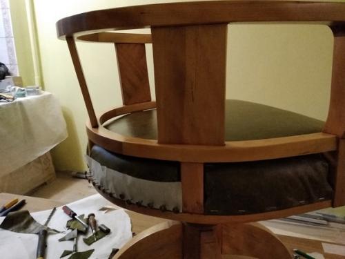 К старому новому году доделала таки крутящееся рабочее кресло. 07