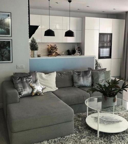 Кухня - гостиная. Уже украшенная к новому году. 03