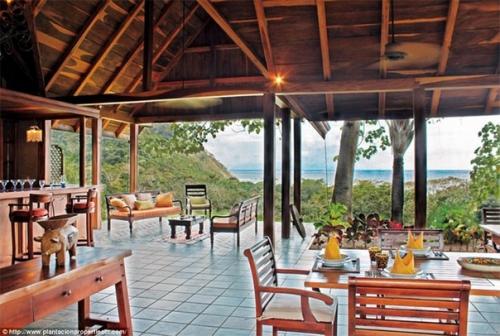 Вилла актера, кинорежиссера и сценариста мела гибсона: дом расположен в окружении живописных тропических лесов Коста-рики. 03