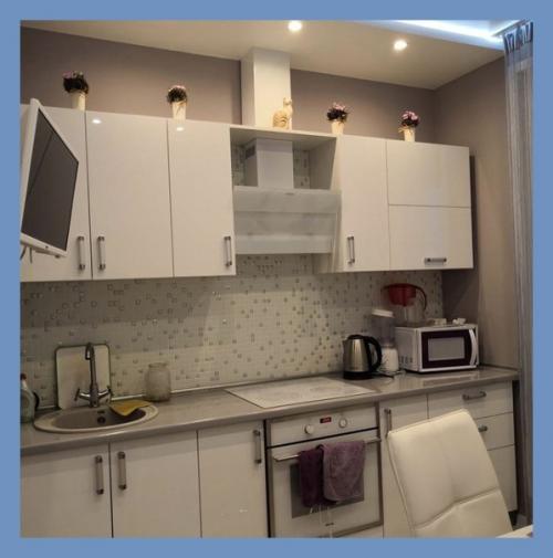 Большую комнату разделили на две, получилась почти двухкомнатная квартира. 05