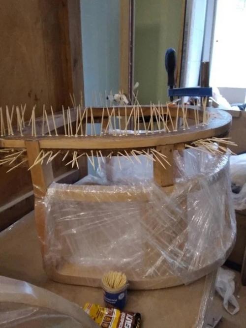 К старому новому году доделала таки крутящееся рабочее кресло. 02