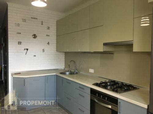 Вот такая функциональная и симпатичная кухня после ремонта у нас получилась. 02