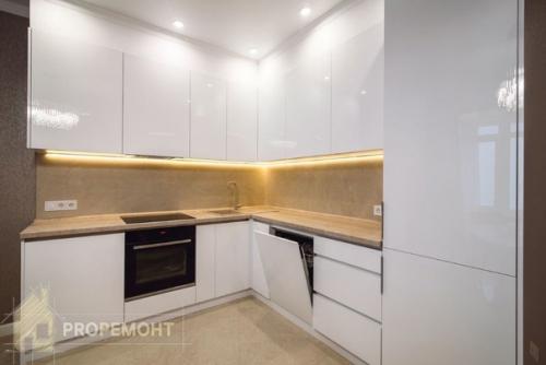 Дизайнерский ремонт.  Работы заняли 5 месяцев. 06