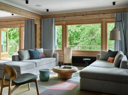 Шикарный загородный дом для комфортной жизни - это пространство, где продумано всё: от архитектуры до мельчайших деталей интерьера. 01