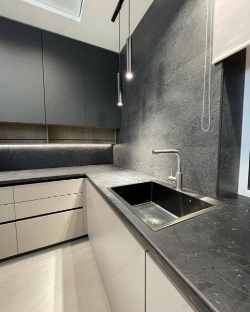 Кухня готова.  Нам предложили проект, где использовано все пространство у окна. 07