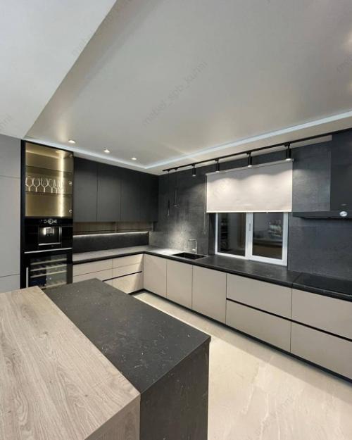 Кухня готова.  Нам предложили проект, где использовано все пространство у окна. 03