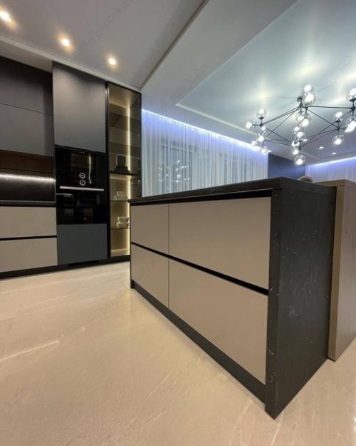 Кухня готова.  Нам предложили проект, где использовано все пространство у окна. 05