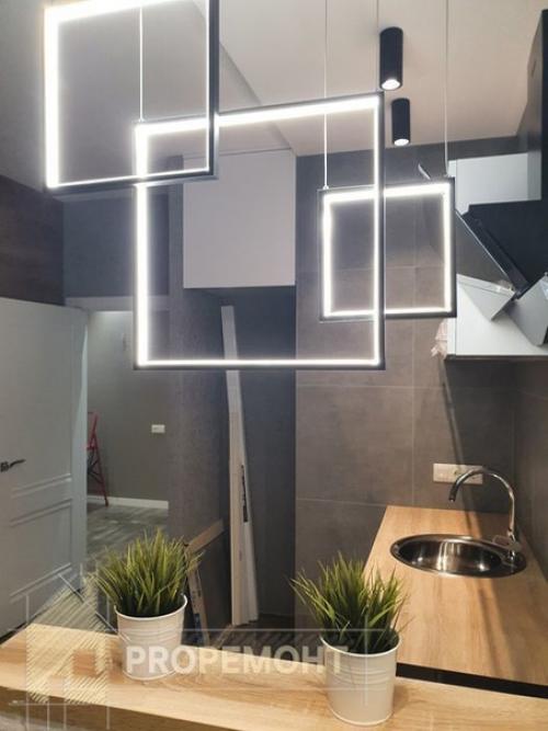 Стильный дизайнерский ремонт в небольшой квартире 38 кв. 01