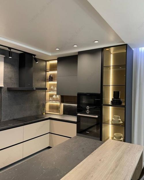 Кухня готова.  Нам предложили проект, где использовано все пространство у окна. 02