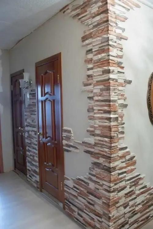 Поделитесь, пожалуйста, идеями отделки, оформления углов (например между прихожей и гостиной) дверного проема нет. 01