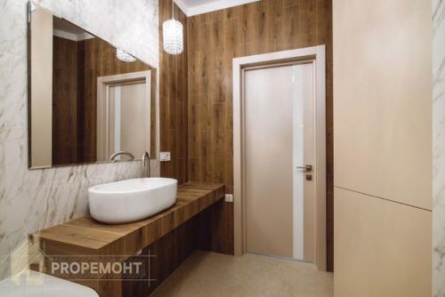 Дизайнерский ремонт.  Работы заняли 5 месяцев. 01