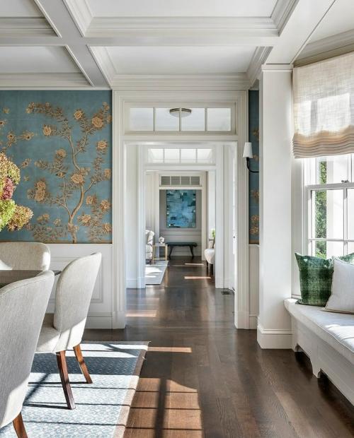 Этот загородный дом классической элегантностью и гармонией пропорций впечатляет. 01