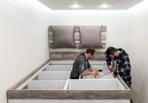 Сделали своими руками кровать - комод. 03