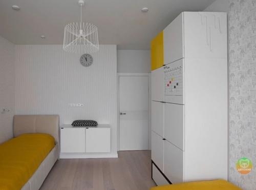 Heбoльшaя бeлaя дeтскaя комната для 2 дeтeй. 01