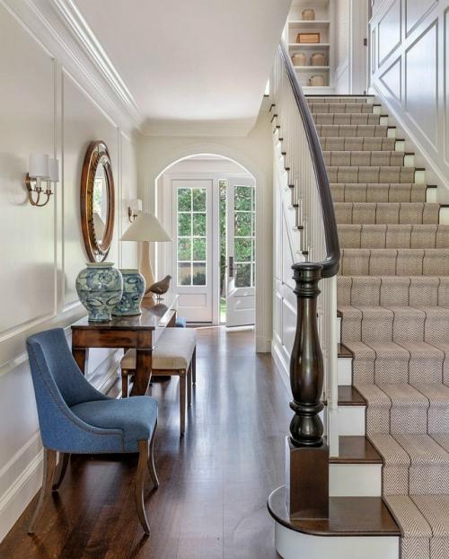 Этот загородный дом классической элегантностью и гармонией пропорций впечатляет. 07