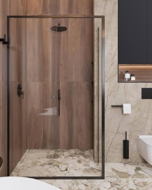 Уютный светлый интерьер просторного санузла с отдельностоящей ванной. 03