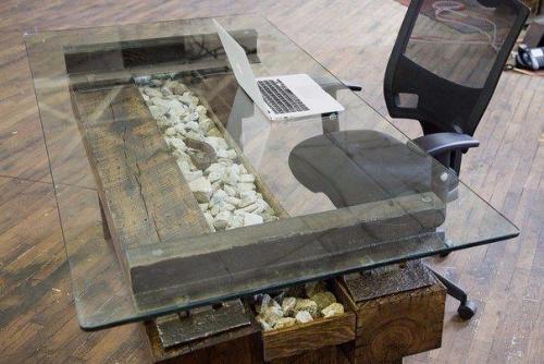 Брутальный рабочий стол из рельсов и шпал. 01