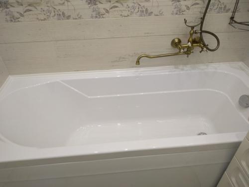 Сталинка.  Ванная комната 1. 8 на 1. 8 м. 07