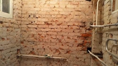 Сталинка.  Ванная комната 1. 8 на 1. 8 м. 02