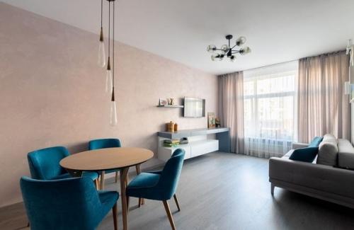 Яркая, стильная и красочная квартира, площадью 54 кв. 02