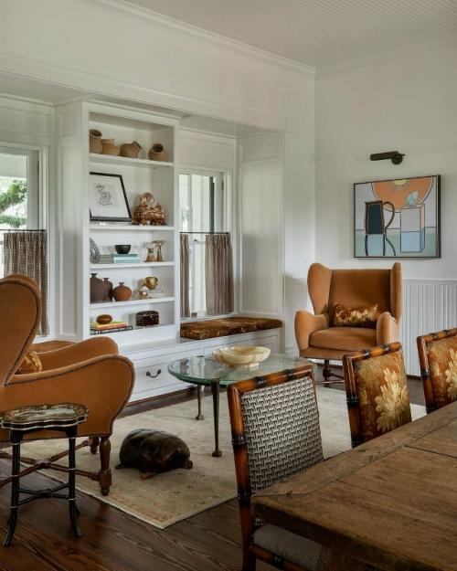 Этот загородный дом хранит память нескольких поколений - он был построен ещё в 1905 году прадедушкой и дедушкой нынешних владельцев. 06