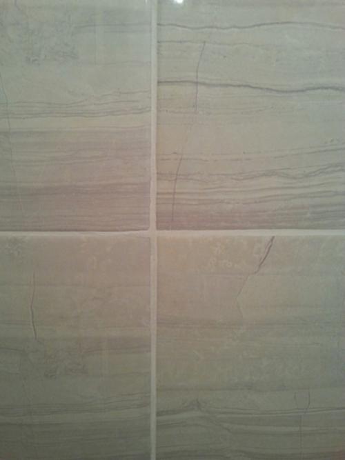 Положили нам плитку и у меня нет слов. 03