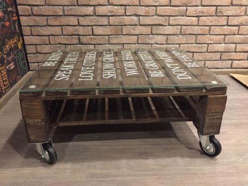 Для тех кому не понравилась моя ключница, обещала стол выложить по окончанию! 01