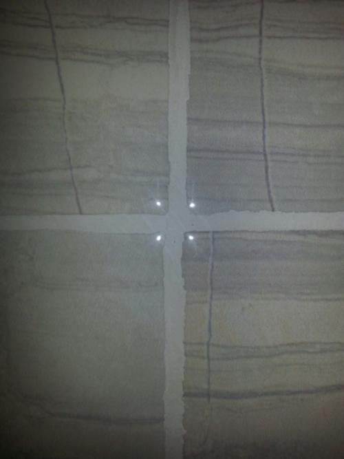 Положили нам плитку и у меня нет слов. 05