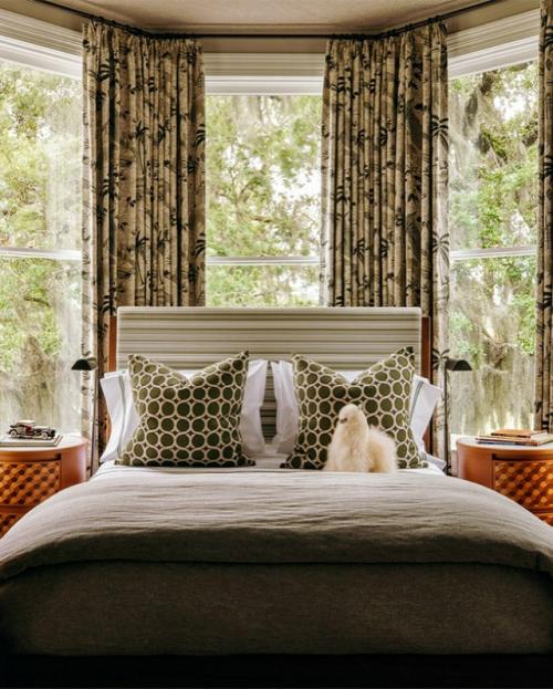 Этот загородный дом хранит память нескольких поколений - он был построен ещё в 1905 году прадедушкой и дедушкой нынешних владельцев. 04