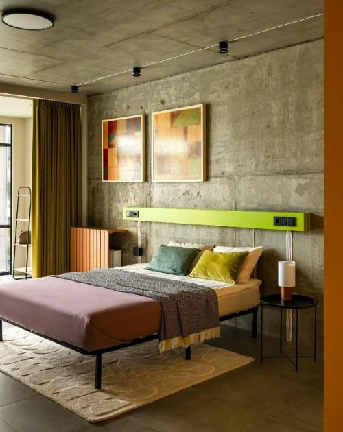 Авторы проекта показали, что выразительность интерьера вовсе не требует больших вложений - достаточно грамотных идей и внимания к деталям. 02