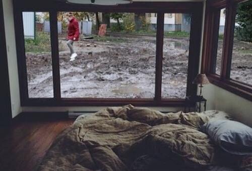 Многие в России хотят остекление в пол. 01