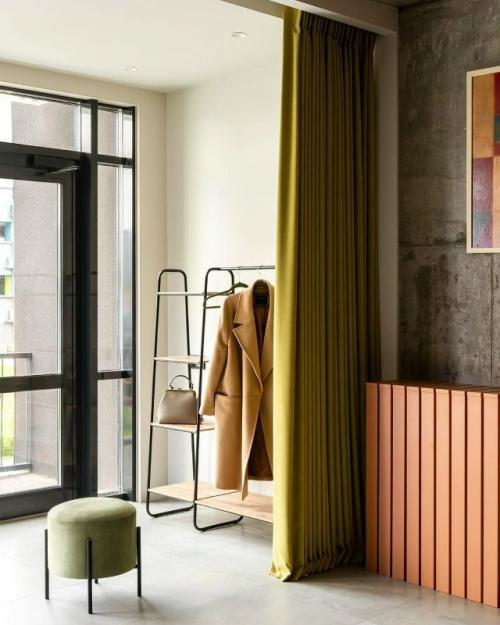 Авторы проекта показали, что выразительность интерьера вовсе не требует больших вложений - достаточно грамотных идей и внимания к деталям. 09