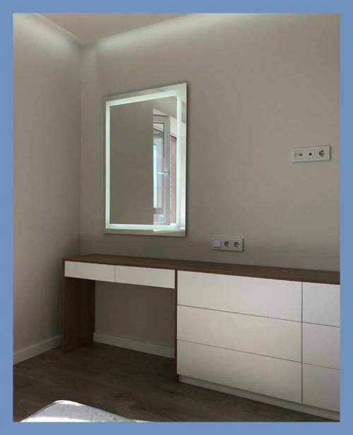 Мы обустраиваем свою двухкомнатную квартиру, пришлось обратиться к специалисту для оформления дизайна. 01