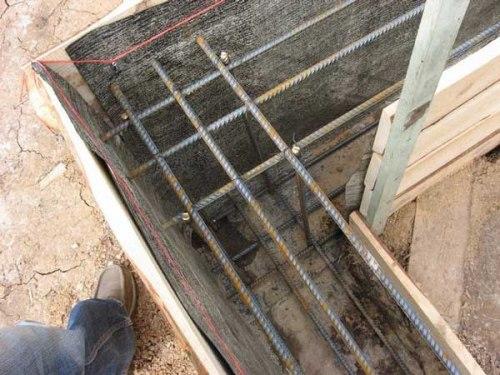 Как сделать обвязку фундамента арматурой. 04