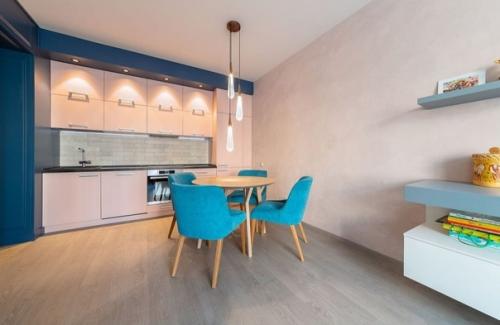 Яркая, стильная и красочная квартира, площадью 54 кв. 01