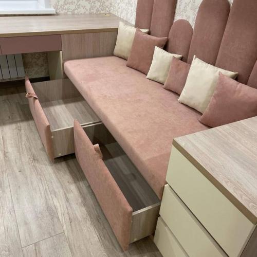 Уютная и привлекательная мебель для детской комнаты, изготовленная по индивидуальному проекту. 06