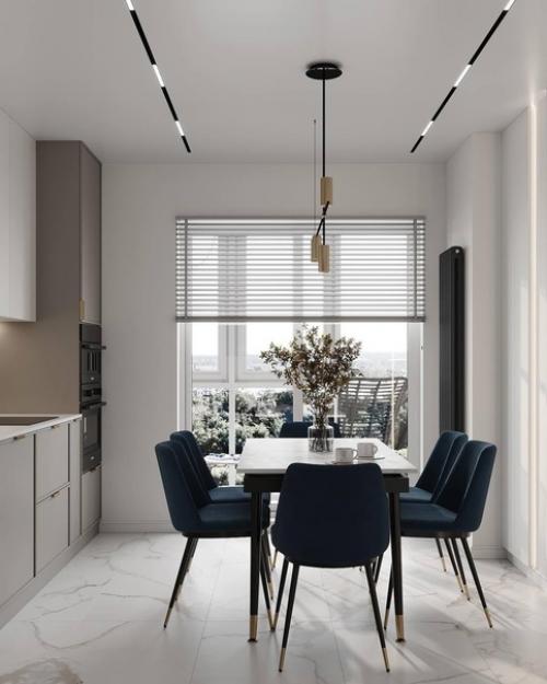 Светлый и стильный интерьер кухни с яркими акцентами. 03