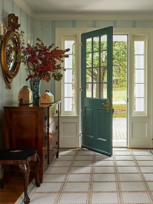 Это пространство, где цвет становится главным инструментом создания настроения. 09