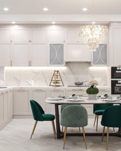 Классический интерьер квартиры с невероятно красивой мебелью. 01