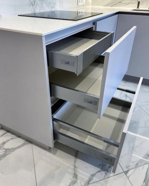 Площадь кухни небольшая, поэтому пришлось крутиться. 04