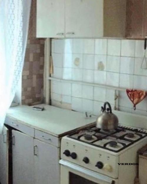 Хорошая функциональная кухня получилась. 03