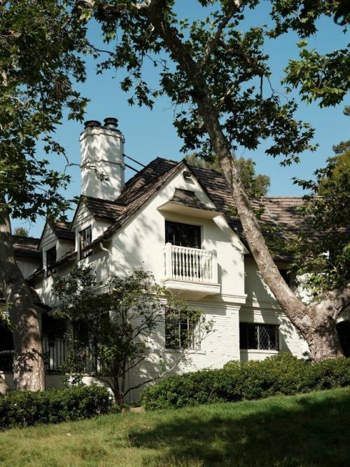 Это пространство, в котором каждая зона будто рассказывает свою историю. 09