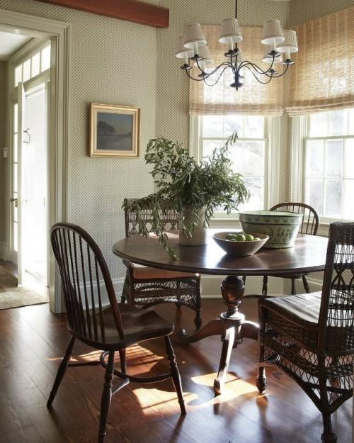 Давайте полюбуемся этим великолепным загородным домом начала 1800-х годов, бережно восстановленным архитектором. 08