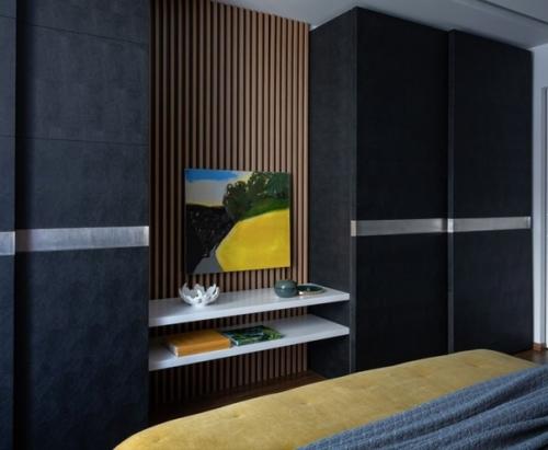 Самое очевидное решение для желтого - использовать его в виде яркой детали в дизайне комнаты, как в интерьере спальни. 03