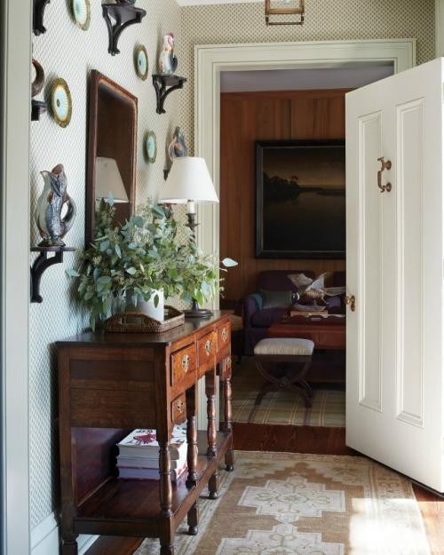 Давайте полюбуемся этим великолепным загородным домом начала 1800-х годов, бережно восстановленным архитектором. 06