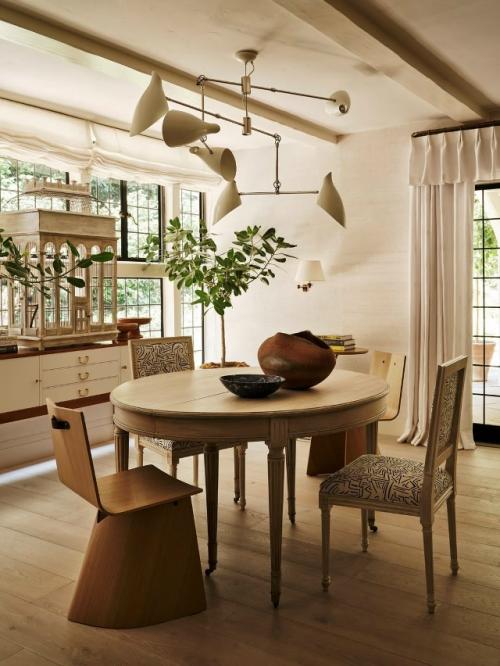 Это пространство, в котором каждая зона будто рассказывает свою историю. 01