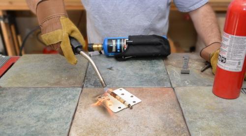 3 простых шага до удаления старой краски. 02