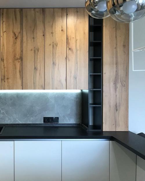 А это наша кухонька сразу после монтажа. 03