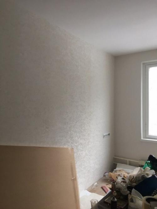 Белые обои поклеили. 02