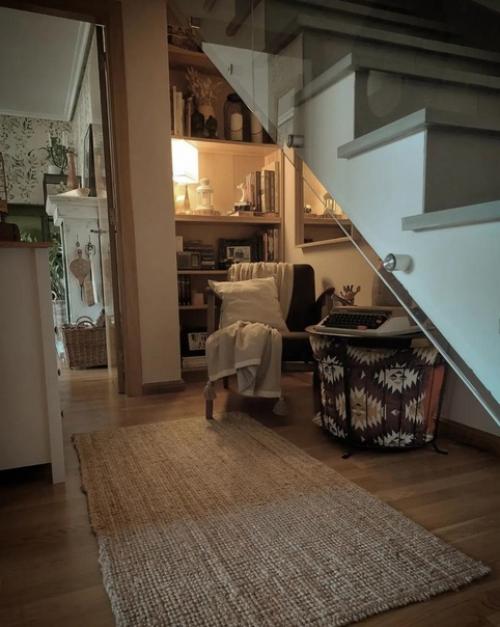 Красивый интерьер. С множеством декора. 02